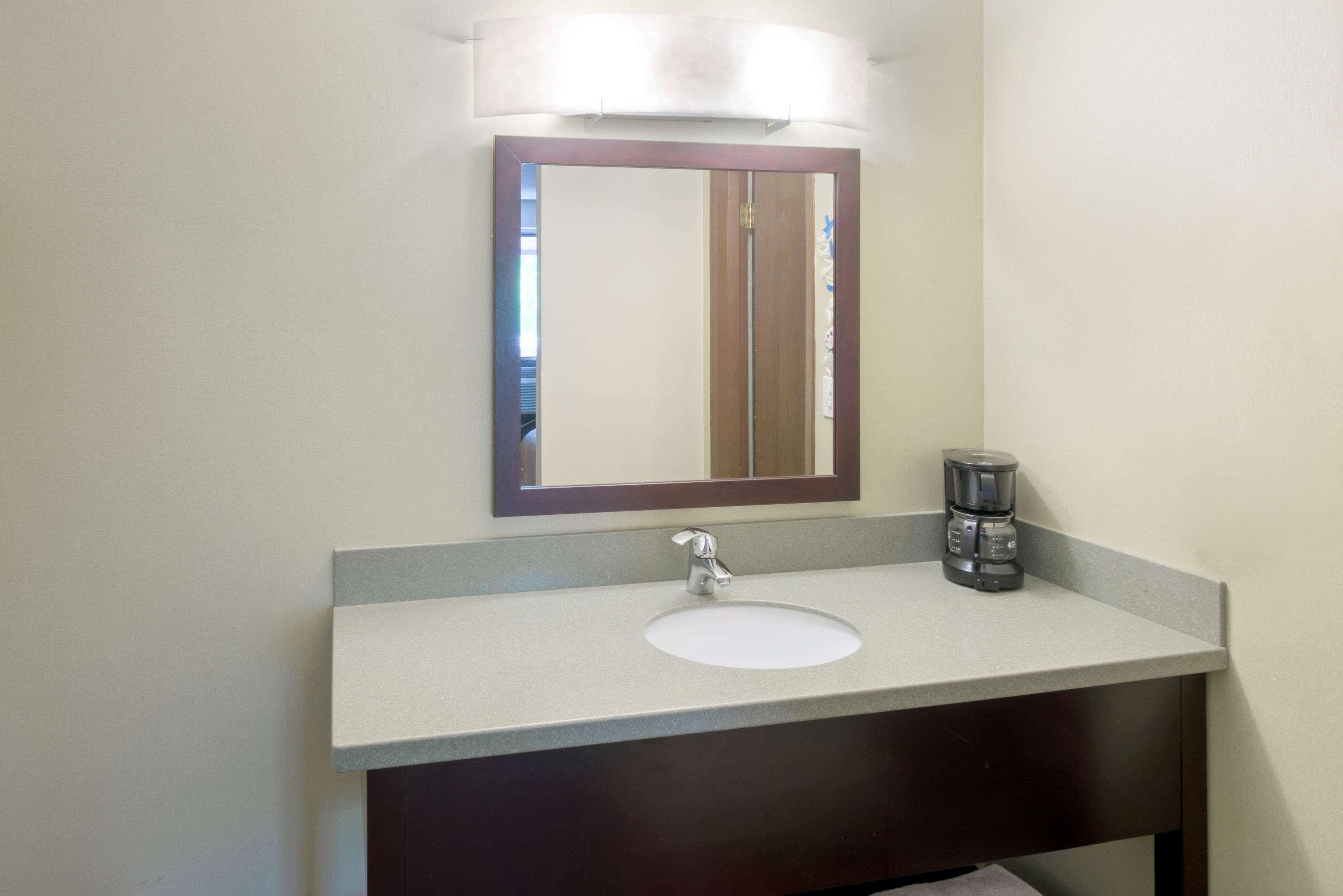 Super 8 By Wyndham White River Junction Ngoại thất bức ảnh